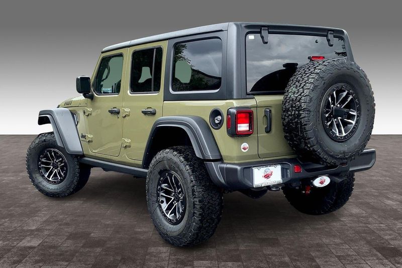 2025 Jeep Wrangler Unlimited Willys photo 3