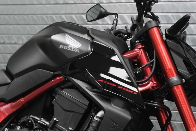 NEW 2026 HONDA CB750 HORNET E-CLUTCH Image 13