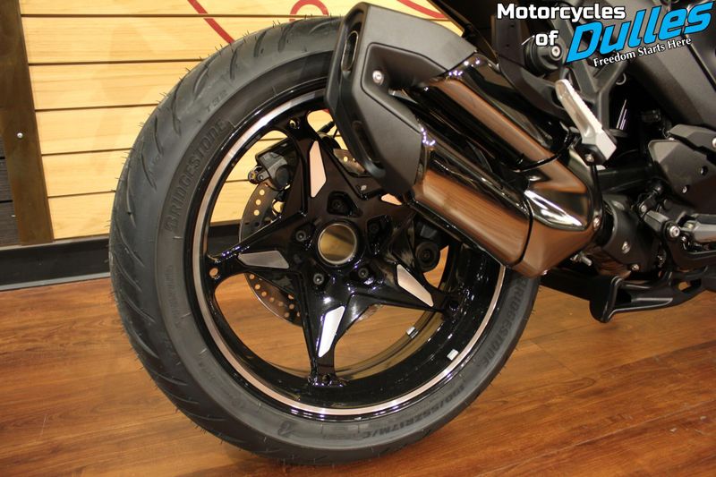 2026 BMW R1300RS ASA Image 9