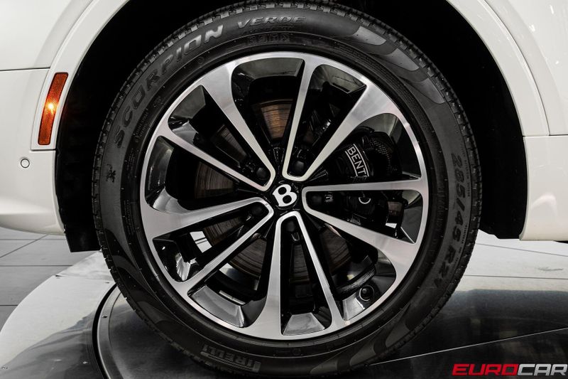 Used 2023 Bentley Bentayga *FRONT SEAT COMFORT SPEC*Image 19