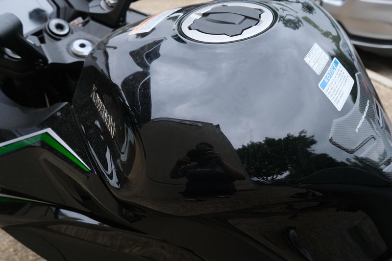2023 Kawasaki NINJA 1000 SX EMERALD BLAZE GREEN AND METALLIC DIABLO BLACK AND METALLIC GRAPHITE GRAY Image 18