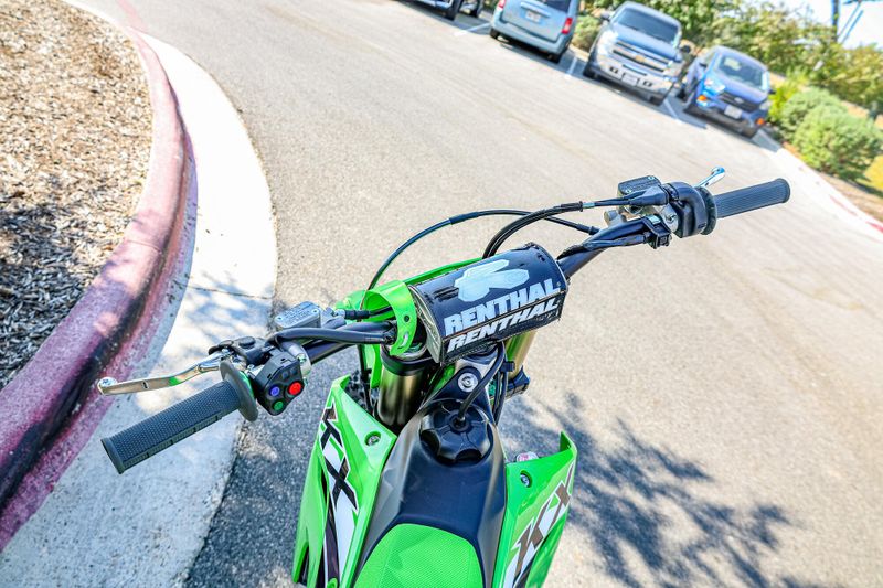 2025 Kawasaki KX250X LIME GREENImage 14