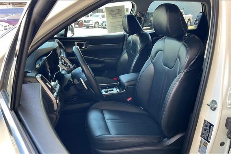 2024 Kia Sorento Hybrid EXImage 24