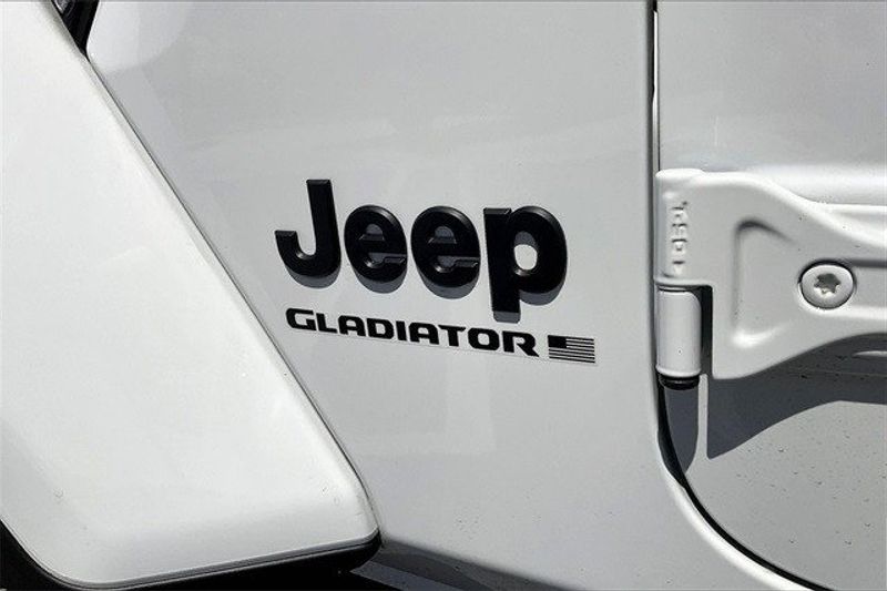 2024 Jeep Gladiator Sport S 4x4Image 13