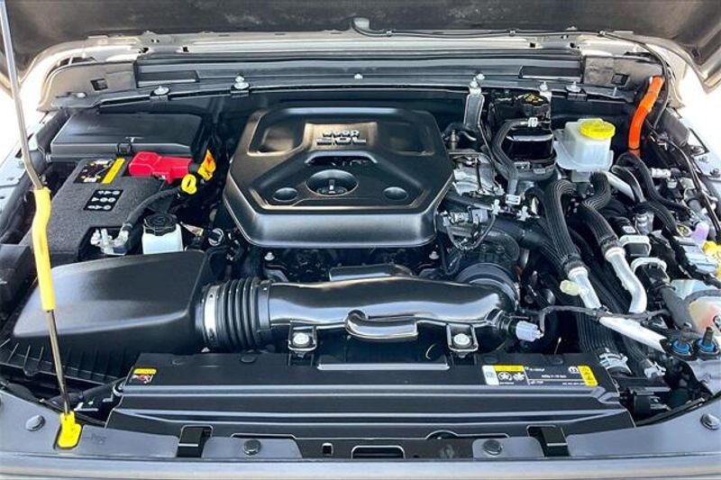2022 Jeep Wrangler 4xE Unlimited Rubicon 4xeImage 9