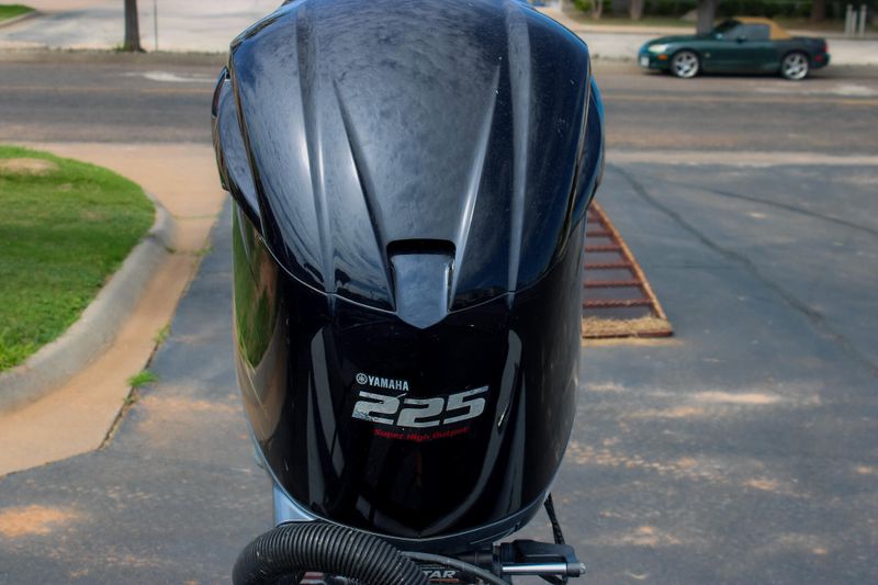 Used 2015 SKEETER ZX225 Image 10