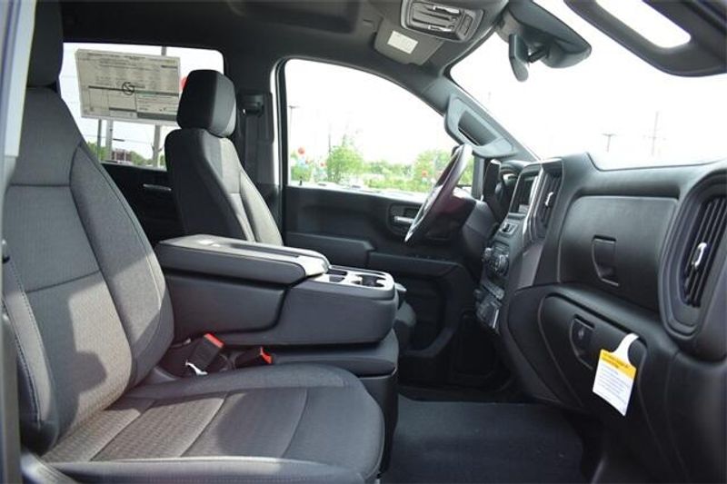 2025 Chevrolet Silverado 2500HD CustomImage 15
