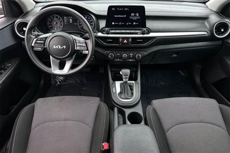 Used 2023 Kia Forte LXSImage 11