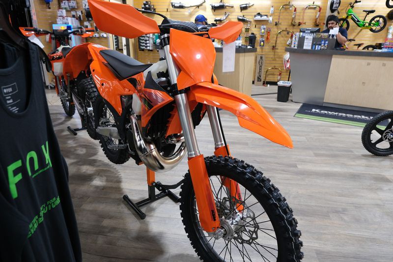 2025 KTM 250XCImage 5