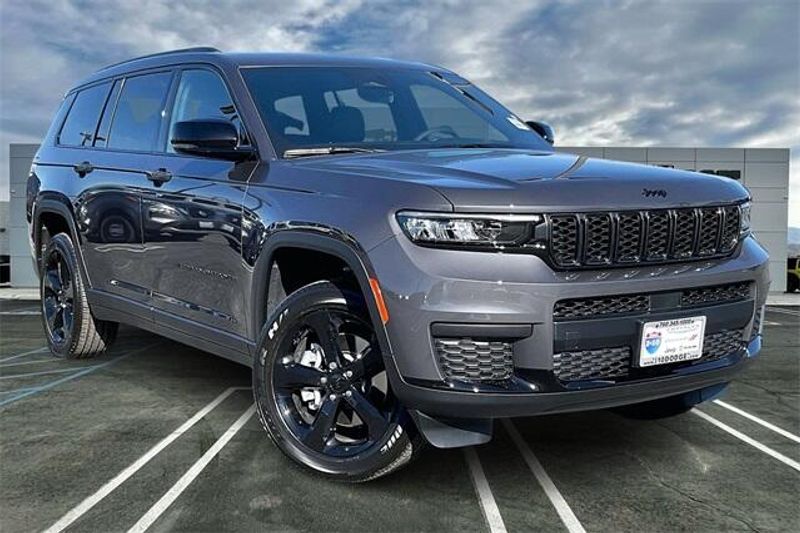 New 2025 Jeep Grand Cherokee L Altitude 4x2Image 14