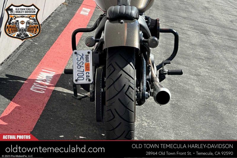 2022 Harley-Davidson Softail in a Black exterior color. BMW Motorcycles of Temecula – Southern California (951) 506-6903 bmwmotorcyclesoftemecula.com 