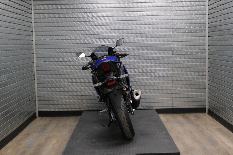 NEW 2026 YAMAHA YZFR3 ABS Image 4