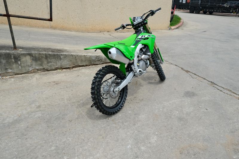 2025 Kawasaki KX450 LIME GREEN Image 3