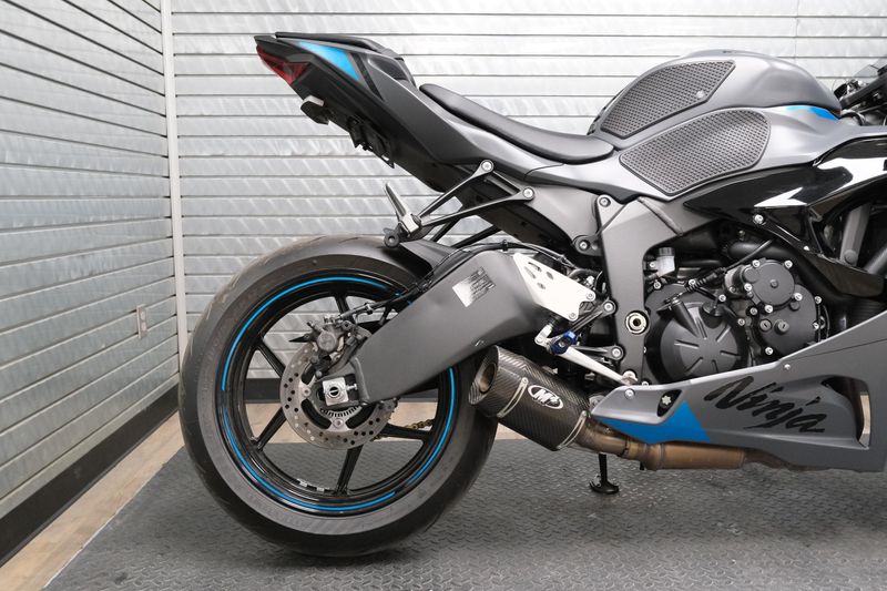 USED 2025 KAWASAKI NINJA ZX6R ABS Image 13