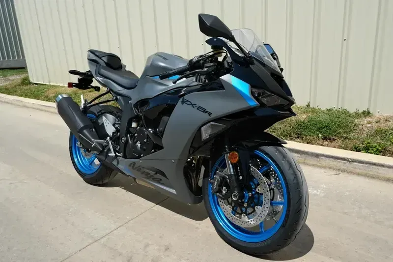 NEW 2026 KAWASAKI NINJA ZX6R Image 1