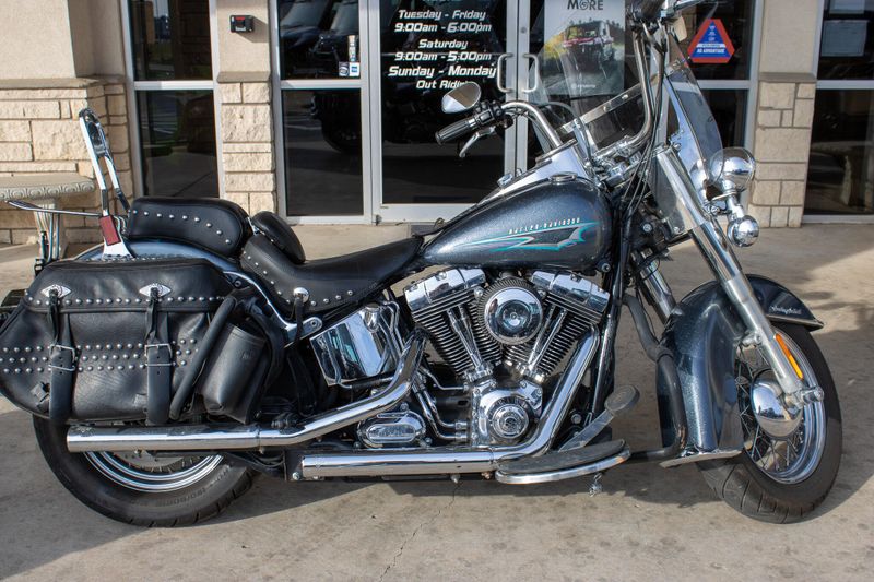 USED 2015 HARLEY SOFTAIL HERITAGE CLASSIC Image 1