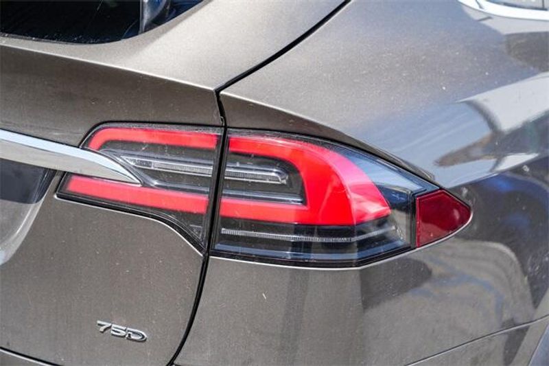 2016 Tesla Model X 60DImage 9