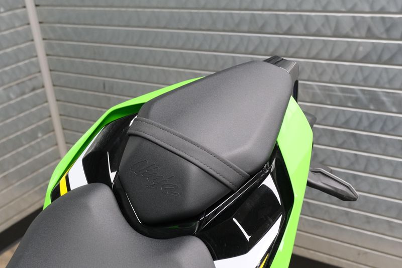 NEW 2025 KAWASAKI NINJA ZX10R KRT EDITION Image 19