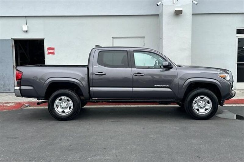 Used 2023 Toyota Tacoma Image 3