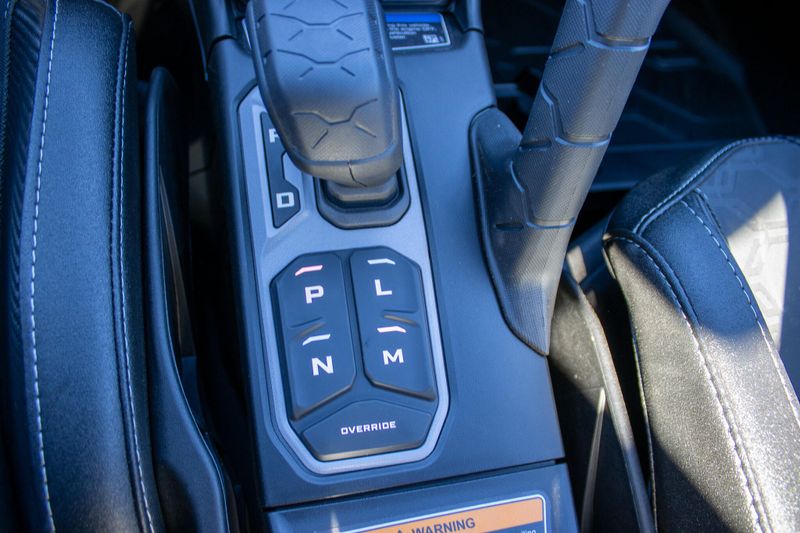 NEW 2026 CAN-AM MAVERICK R MAX X WITH SMARTSHOX 999T DCT Image 37