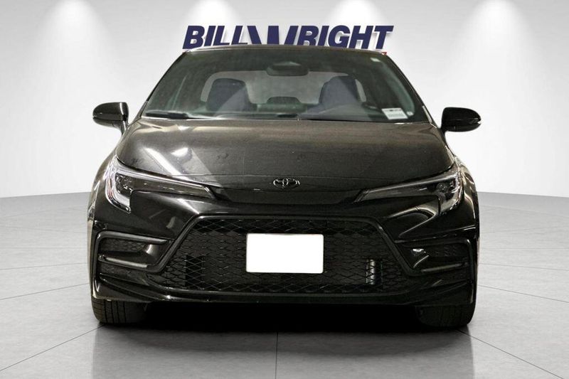 New 2025 Toyota Corolla SEImage 8