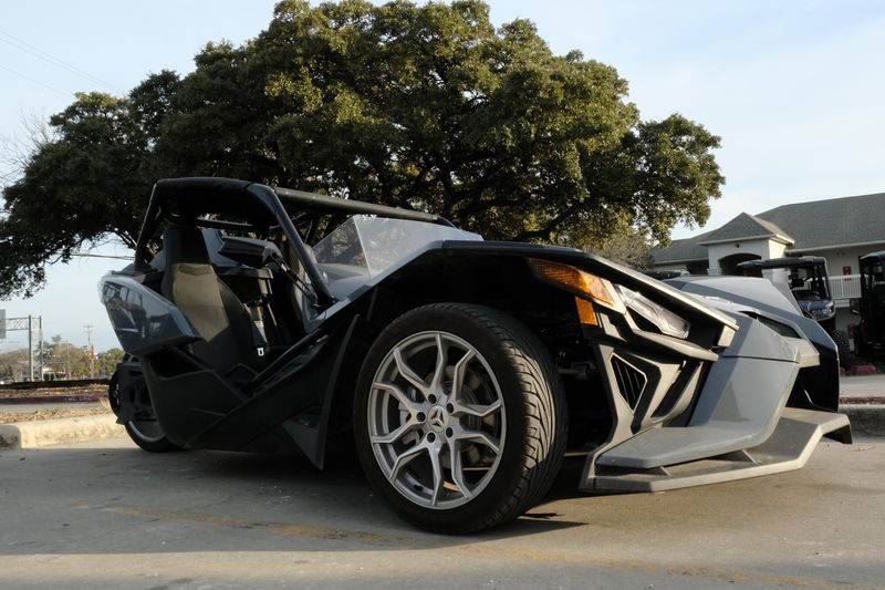 2023 Polaris SLINGSHOT SL AUTODRIVE STORM GRAYImage 19