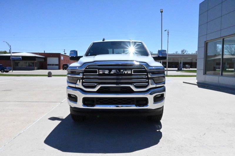 2025 RAM 2500 LaramieImage 3