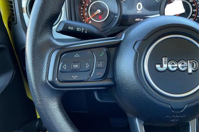2024 Jeep Gladiator Sport photo 16