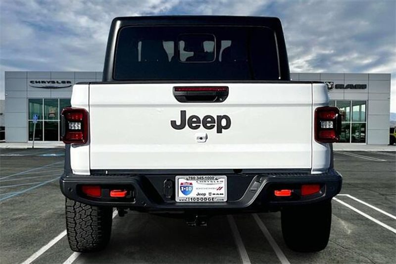 2025 Jeep Gladiator Mojave 4x4Image 3