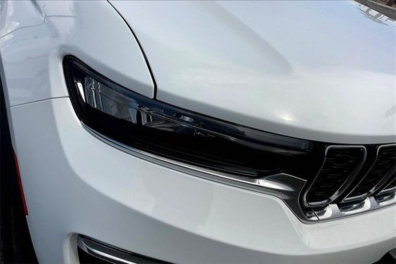 2022 Jeep Cherokee Limited 4xe photo 25