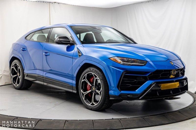 2022 Lamborghini Urus BaseImage 7