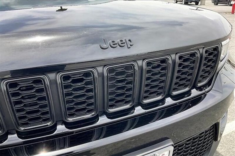 2023 Jeep Grand Cherokee AltitudeImage 30