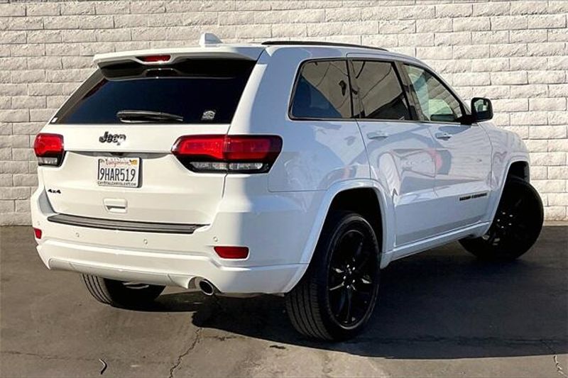 2021 Jeep Grand Cherokee Laredo XImage 13