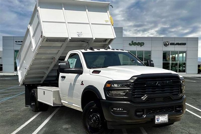 2025 RAM 3500 Tradesman Chassis Regular Cab 4x4 84