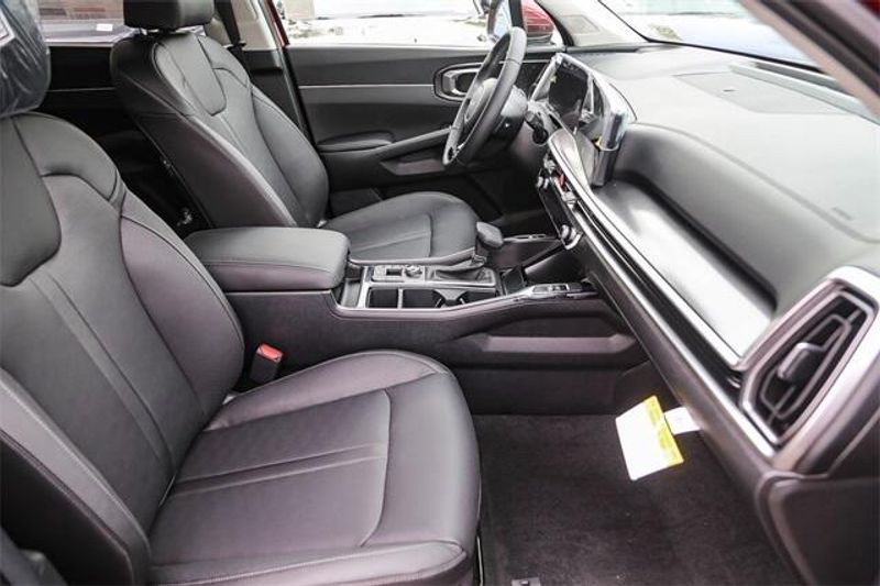 2025 Kia Sorento SImage 9