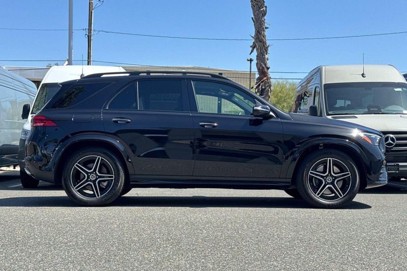 Used 2025 Mercedes-Benz GLE 450Image 3