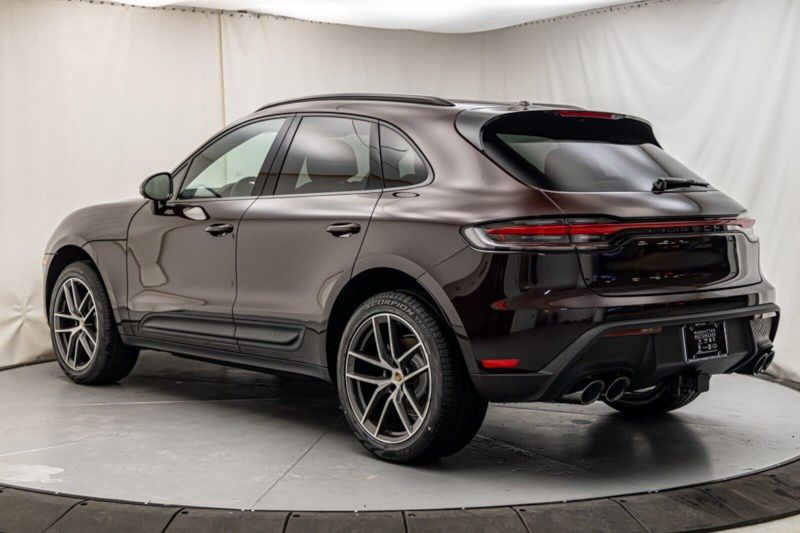 2024 Porsche Macan Image 3