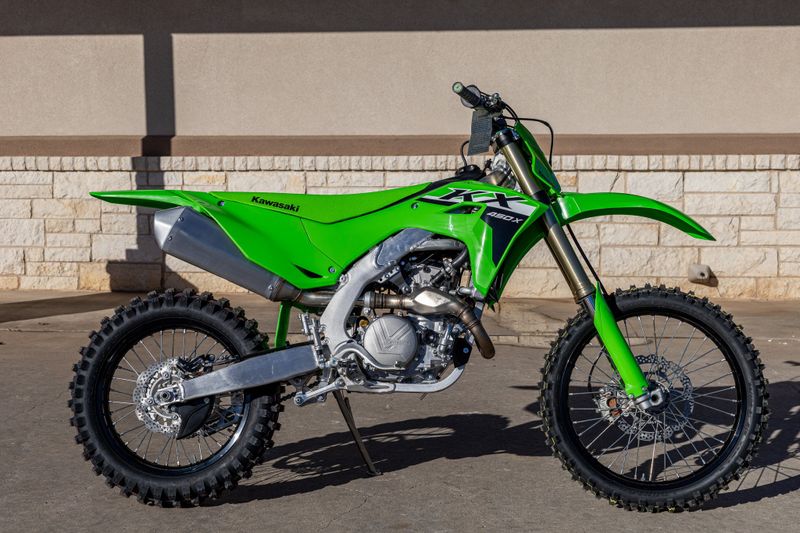 2025 Kawasaki KX450X LIME GREENImage 2