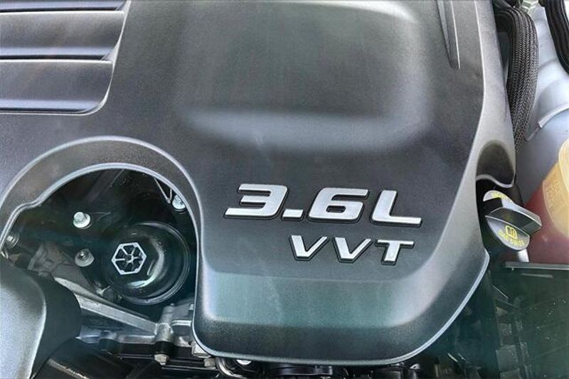 2023 Chrysler 300 TouringImage 32