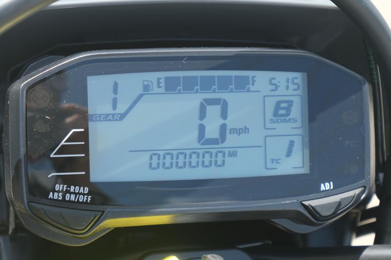 2025 Suzuki DRZ4S SOLID IRON GRAY Image 11