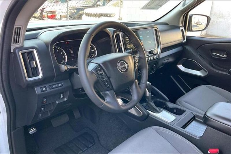 Used 2025 Nissan Frontier SVImage 14