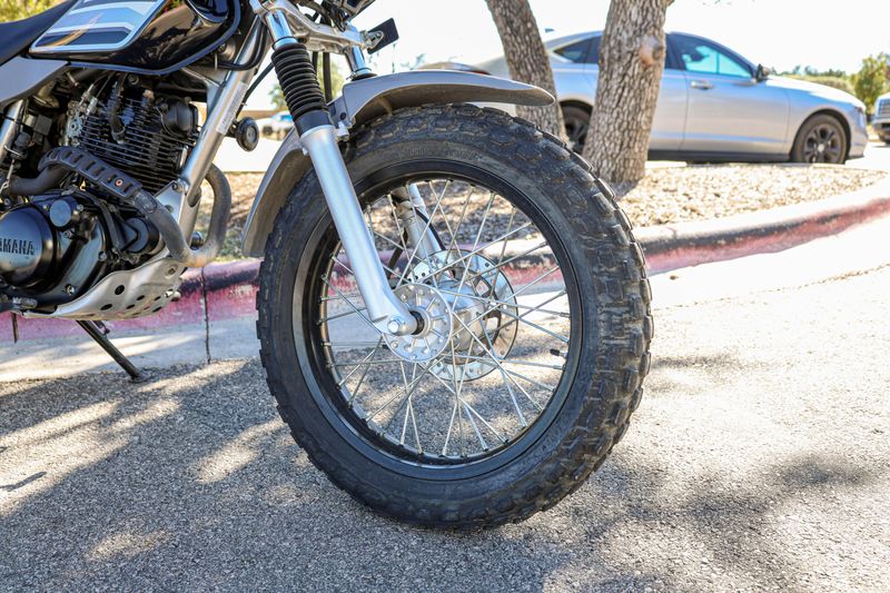 USED 2022 YAMAHA TW200 Image 23