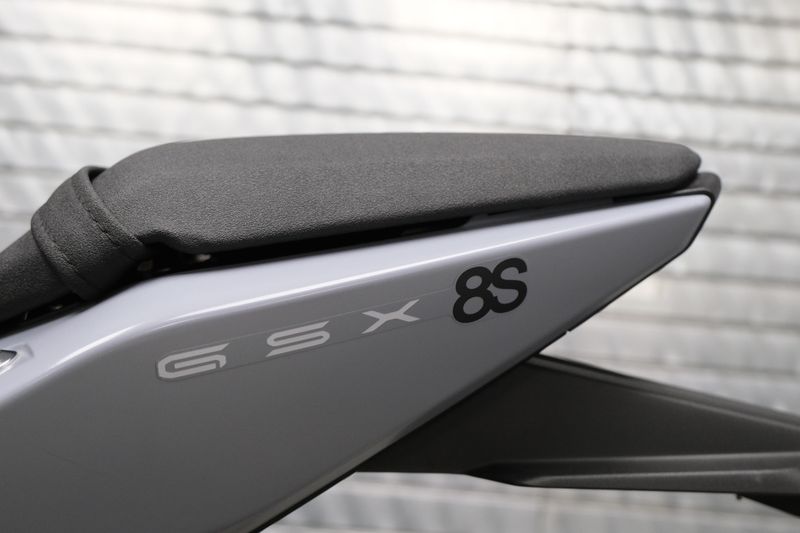 USED 2024 SUZUKI GSX8S Image 18