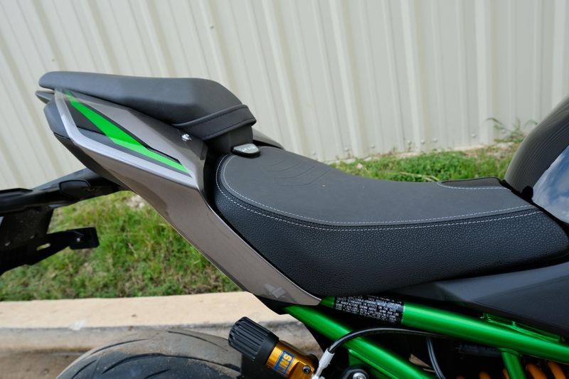 NEW 2025 KAWASAKI Z900 SE ABS Image 13