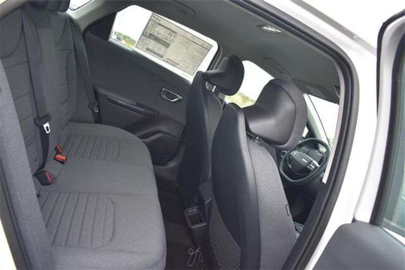 2025 Kia K4 EXImage 13