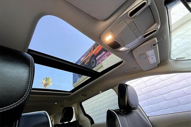 2023 Chrysler Pacifica Hybrid LimitedImage 29