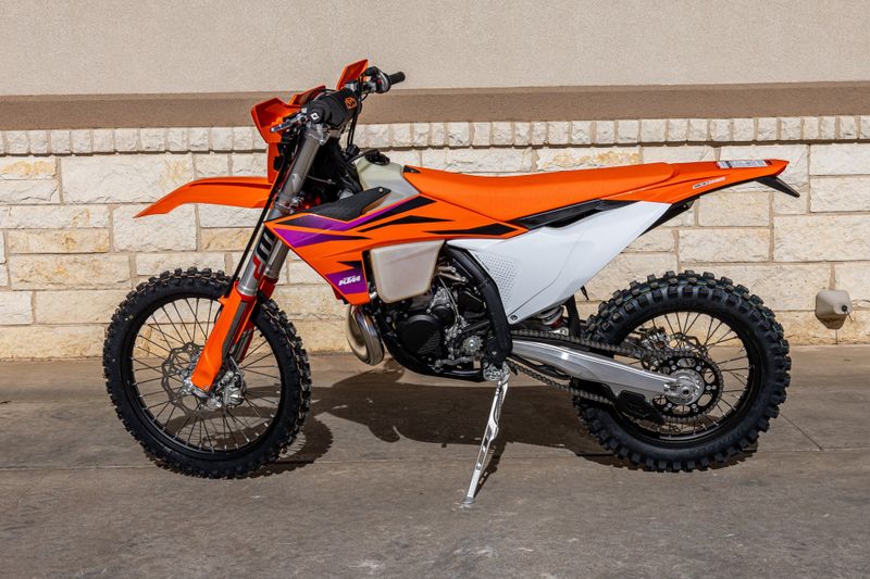 2024 KTM 250 XCW in a ORANGE exterior color. Family PowerSports (877) 886-1997 familypowersports.com 