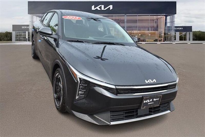 2025 Kia K4 EXImage 9