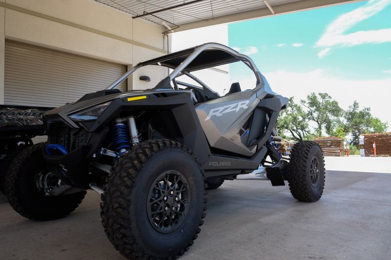 2024 Polaris RZR PRO R PREMIUM  MATTE HEAVY METALImage 7