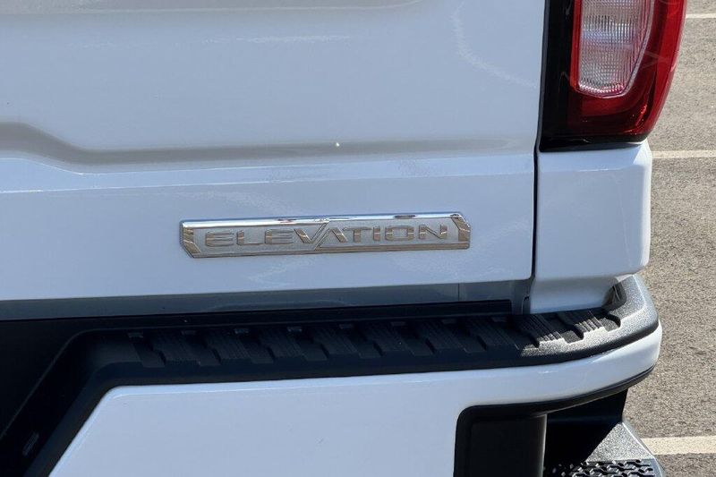 Used 2025 GMC Sierra 1500 ElevationImage 23